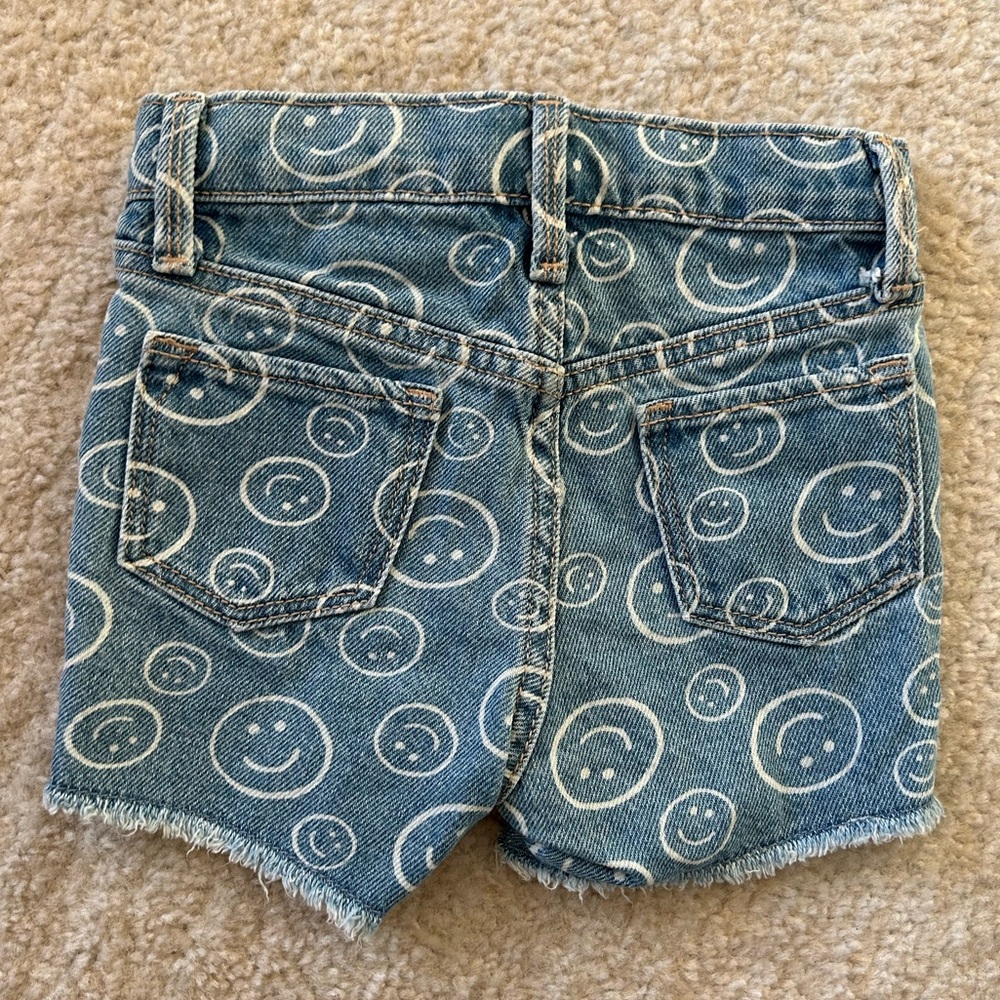 Toddler Girl Summer Set Smiley ๐ Face Denim shorts yellow ruffle sleeve top 3T - Picture 3 of 8